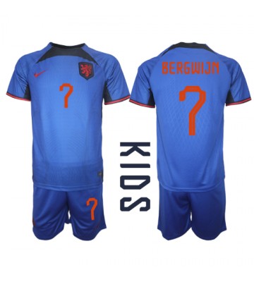Holland Steven Bergwijn #7 Udebanesæt Børn VM 2022 Kort ærmer (+ korte bukser)